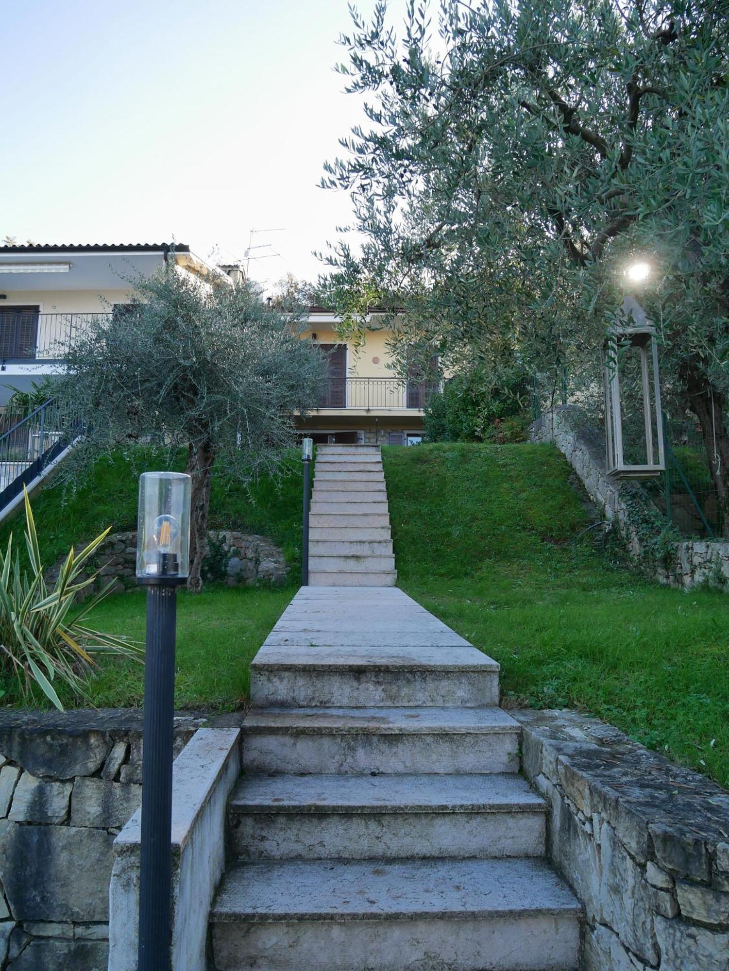 Redhouse Benaco Apartamento Torri Del Benaco Exterior foto